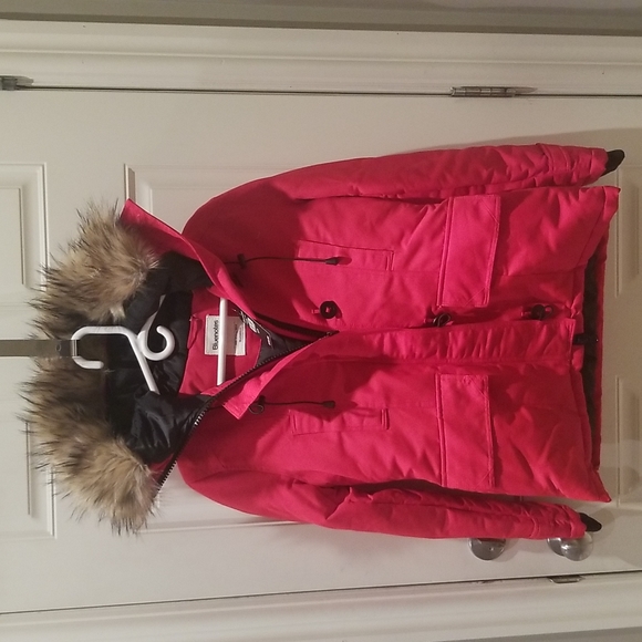 Women's NWT Red- Waterproof / ski / snow Jacket Small - Petit - Picture 1 of 11